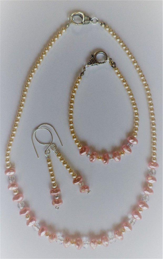 Set handmade colier,bratara si cercei din perle de sticla ivoire si roz si cristale fatetate