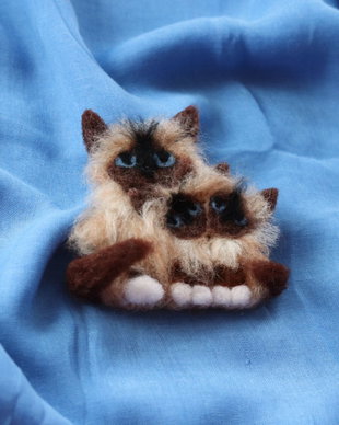 Brosa/ornament `Fifi si 2 pui`