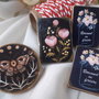 Martisor din lemn brosa/magnet personalizabil
