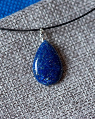 Pandantiv lapis lazuli picatura natural unicat 21x15x4mm