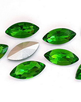 Cabochon din sticla, horse eye, 10x5 mm, verde