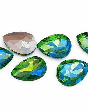 Cabochon din sticla, lacrima, 10x7 mm, AB, LightGreen