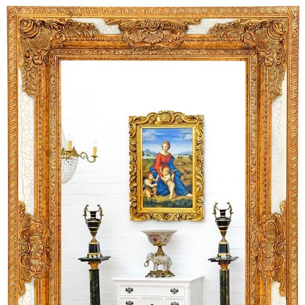 Oglinda monumentala cu o rama alba cu auriu