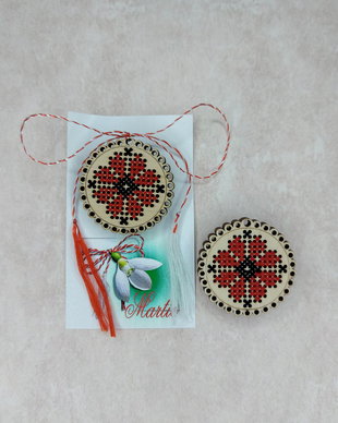 Martisor motiv traditional romanesc nr.2