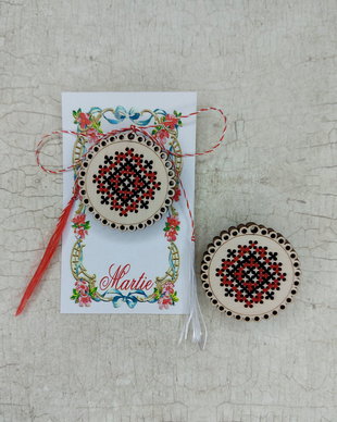 Martisor motiv traditional romanesc nr.9