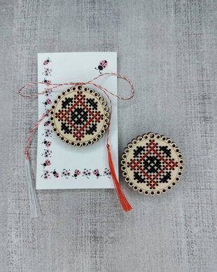 Martisor motiv traditional romanesc nr.10