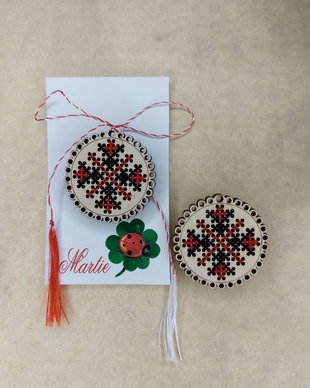 Martisor motiv traditional romanesc nr.12