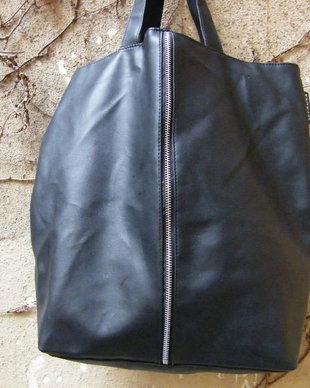 Nou-geanta neagra