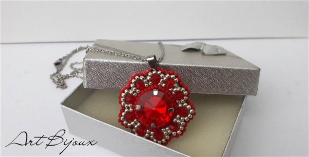 Lănțișor Inox cu Pandantiv elegant din cristale, Roșu și Argintiu