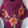 Poncho cu flori impaslite