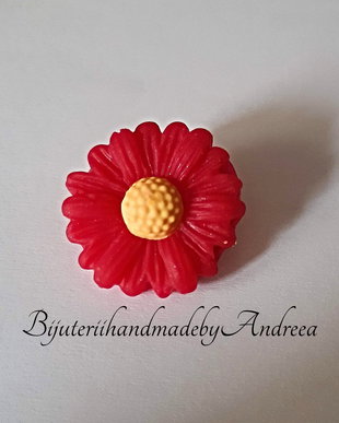 Brosa martisor floricica