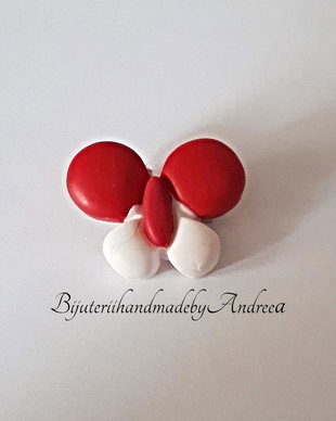 Brosa martisor fluturas