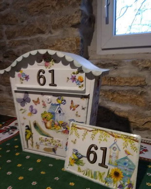 Cutie postala si numar casa