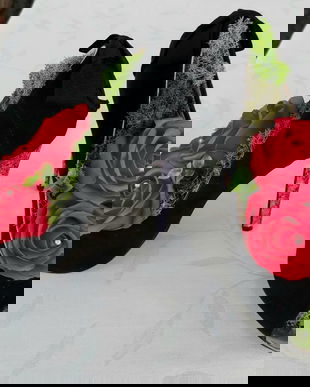 Aranjament flori sapun si licheni, pantofi