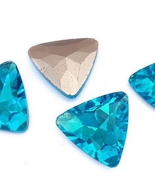 Cabochon din sticla, triunghi, 20x20 mm, aquamarin