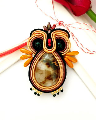 Brosa-mărțișor bufnita,  Brosa soutache
