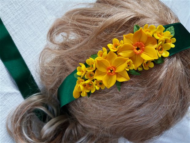Galben de primăvară 3 în 1( zgărdiță , cordeluță , ornament cămașă)