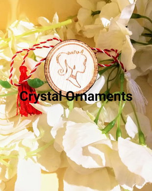 Martisor din lemn pentru doamne gen camee