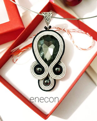 Martisor-pandantiv soutache, Pandantiv gri-fumuriu