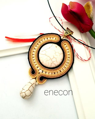 Pandantiv magnezit,  Pandantiv soutache