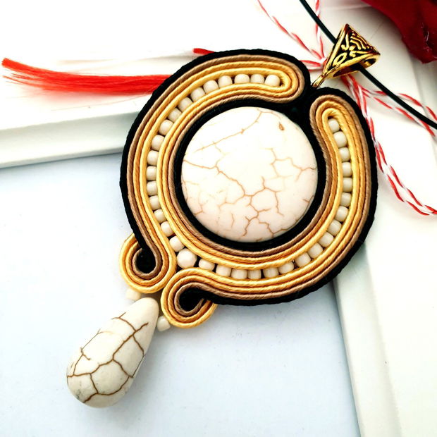 Pandantiv magnezit,  Pandantiv soutache