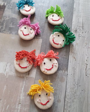 Brose zâmbărețe handmade