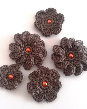 Lot floricele crosetate manual