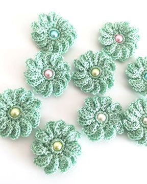Lot floricele crosetate manual