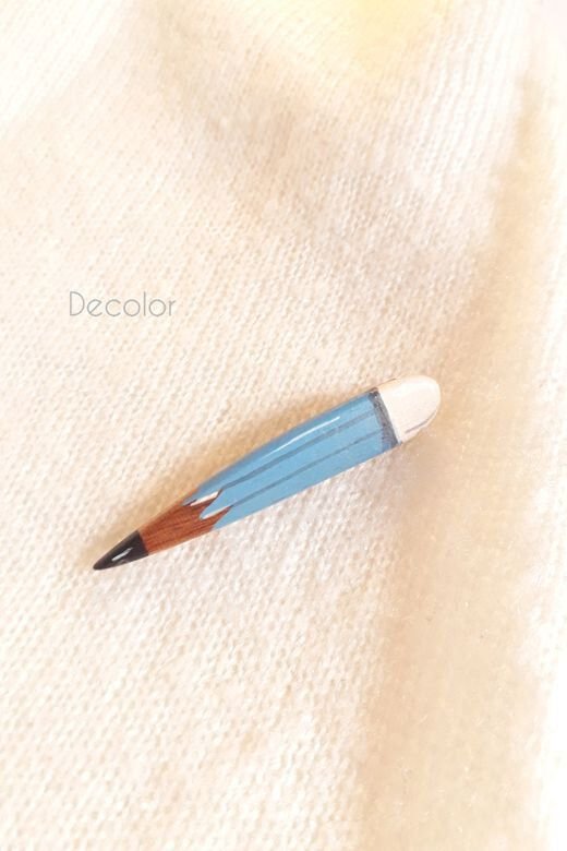 Creion | Broșă pictată