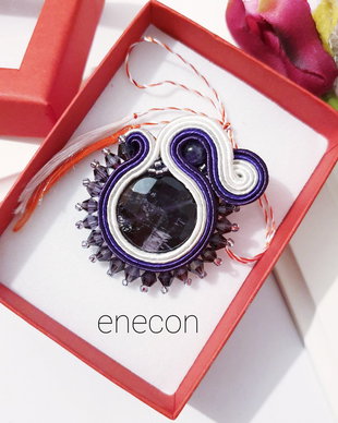 Brosa-mărțișor ametist,  Brosa soutache
