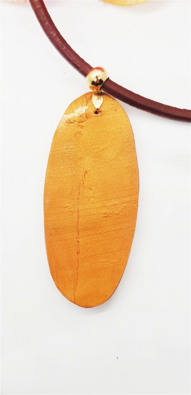 Colier din piele naturala maro cu pandantiv modelat manual "Sparrow" din Fimo si rasina epoxidica