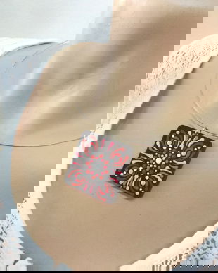 Colier cu pandantiv pictat