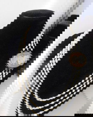 Colier  nou perle  naturale  ,  triplu sir,.inchizatoare  camee,  superb