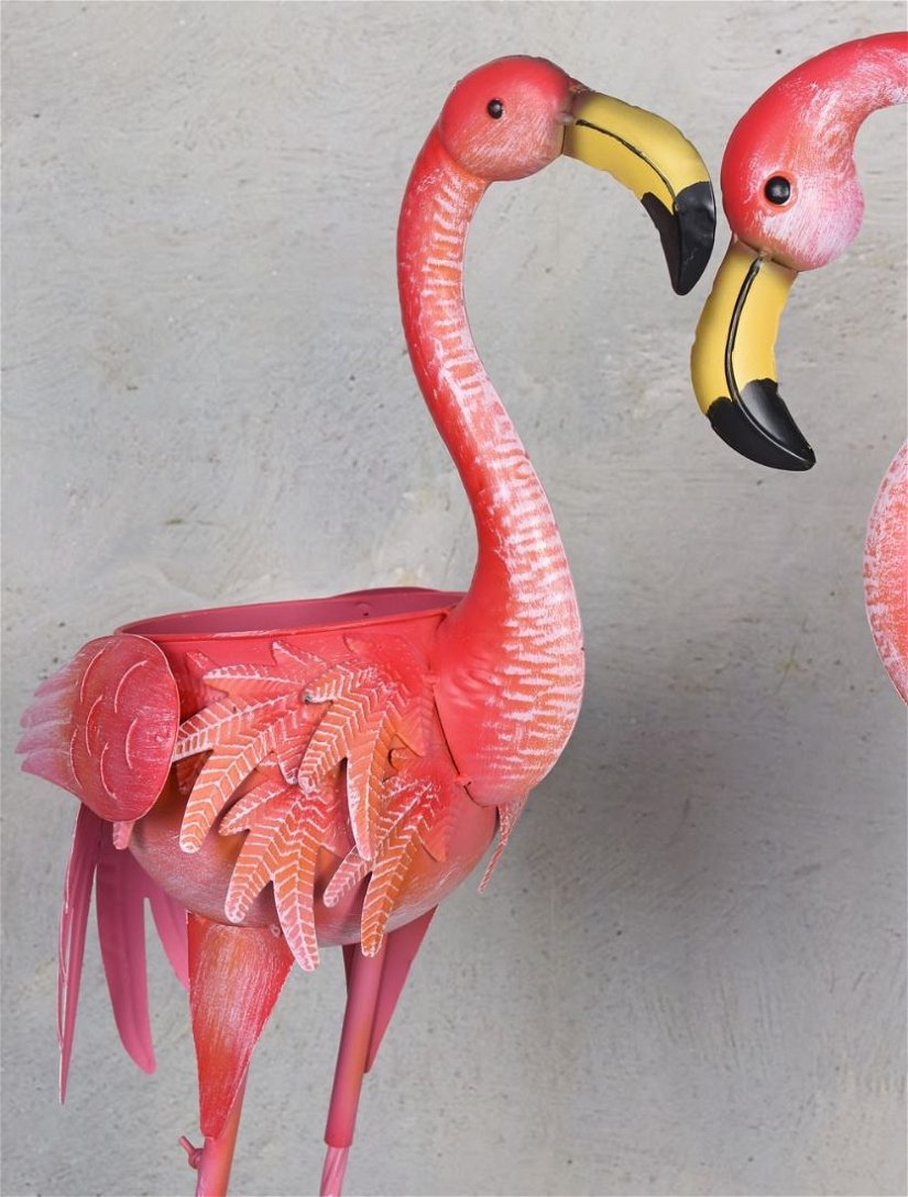 Doua ghivece cu pasari flamingo din metal roz
