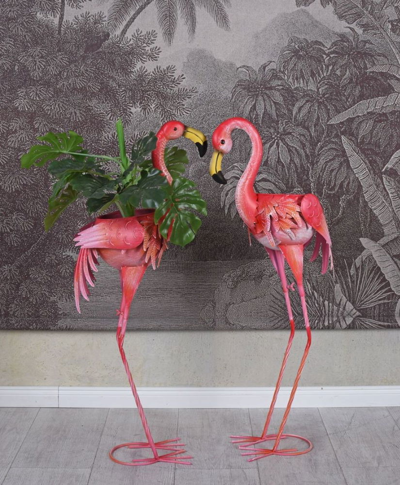 Doua ghivece cu pasari flamingo din metal roz