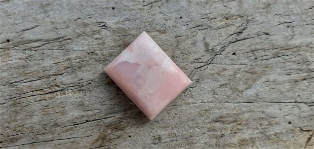 Cabochon opal roz 20x16 mm
