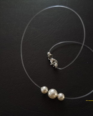 Colier tip choker cu perle Swarovski pe fir transparent