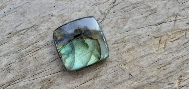 Cabochon labradorit, 27x26 mm