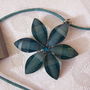 Nou-colier cu floare