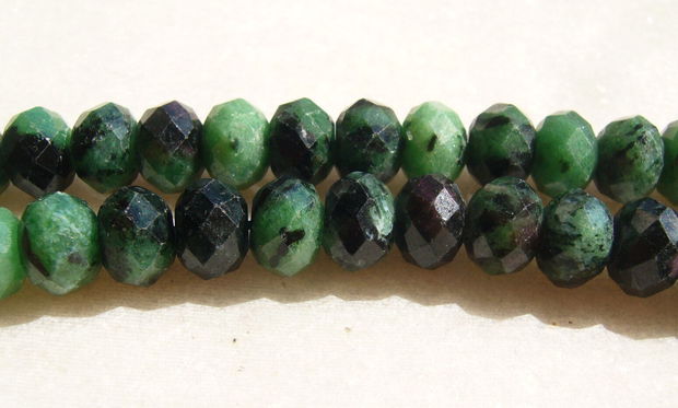 Ruby - zoisite rondele mari fatetate aprox 10x7 mm