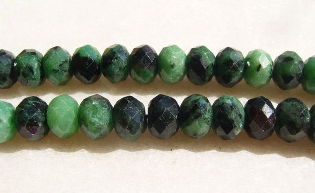 Ruby - zoisite rondele mari fatetate aprox 10x7 mm