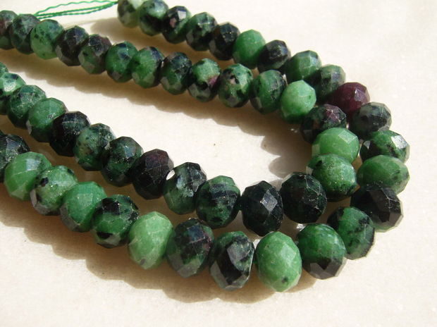 Ruby - zoisite rondele mari fatetate aprox 10x7 mm