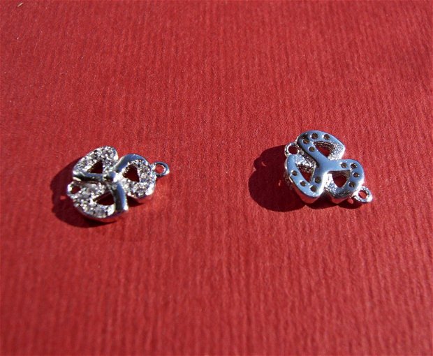 Floricica - link cu zirconii din argint .925 rodiat aprox 2x8x10 mm (cu anourile)
