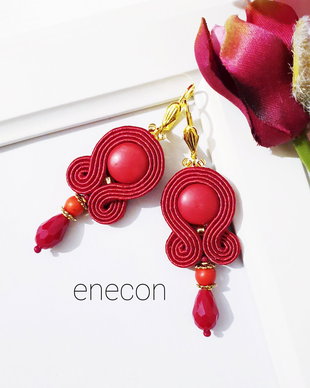 Cercei rosii, Cercei soutache