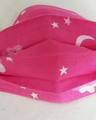 masca textila roz ( cu nori , luna si stele  )
