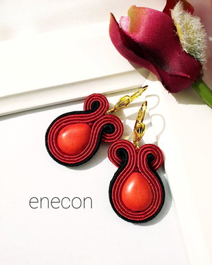 Cercei rosii, Cercei soutache