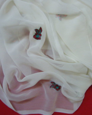 Esarfa cu broderie