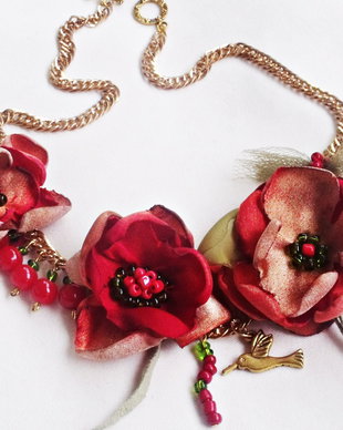 colier floral corai bej auriu