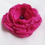 brosa floare fucsia