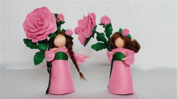 Copila Trandafir, figurina handmade din fetru, inspirata din pedagogia Waldorf.